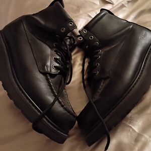 Men's Black Leather Lace-Up Boots